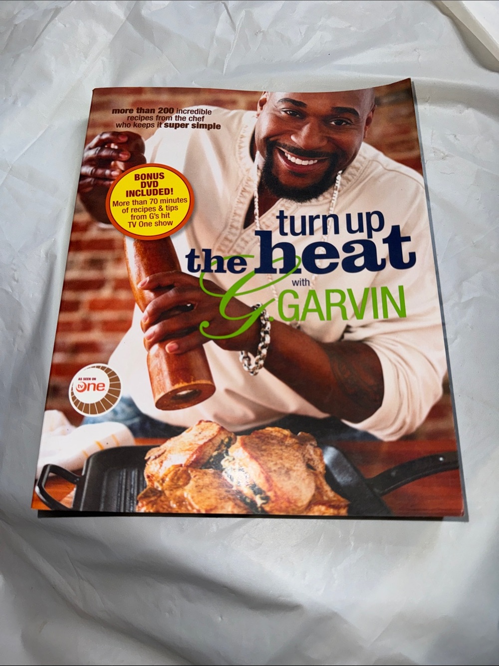 Turn Up the Heat with G. Garvin Cookbook - Colorful Cover With DVD 249 Pages❤️